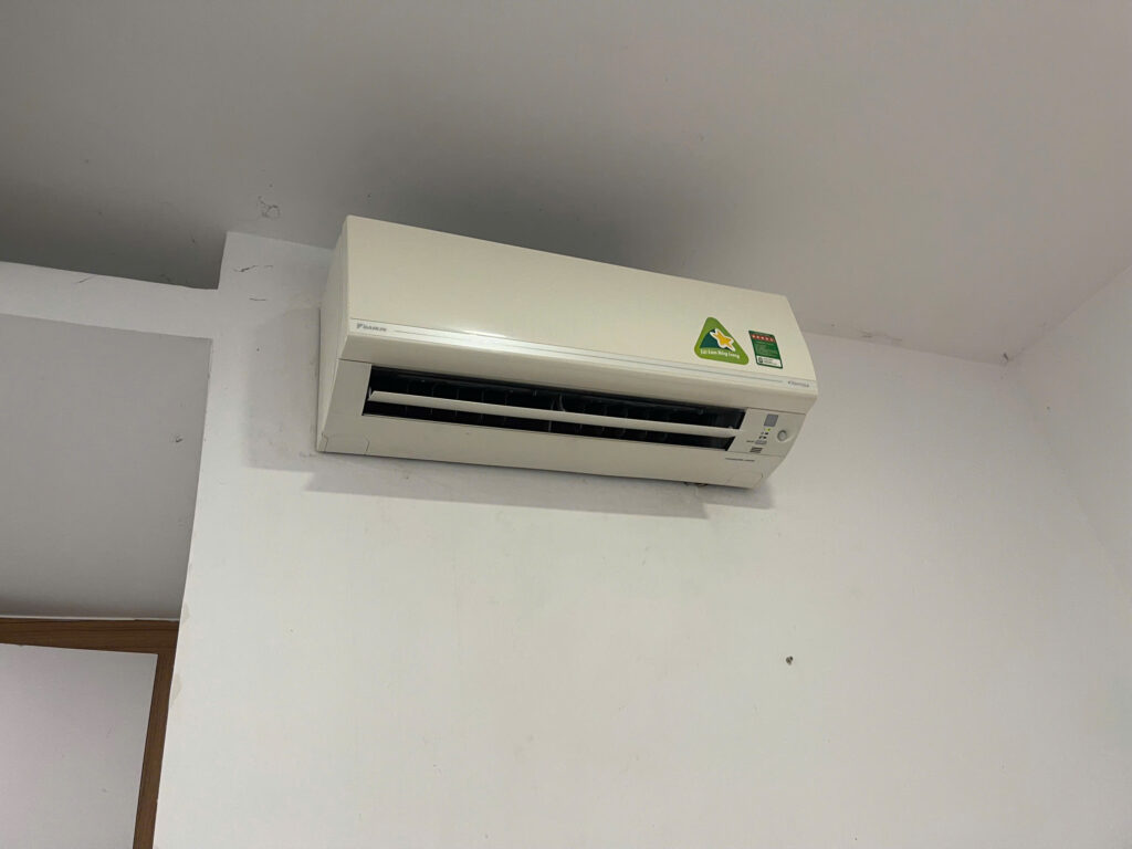 Bá Tuấn - Vệ sinh máy lạnh quận Phú Nhuận