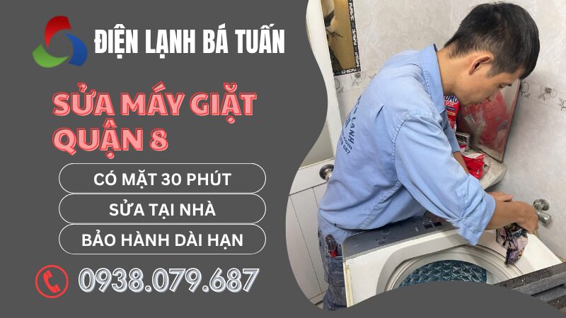 Thợ đang sửa máy giặt tại nhà quận 8