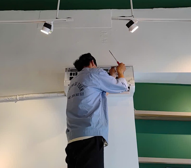 Thợ sửa máy lạnh tại nhà quận Bình Thạnh - Bá Tuấn