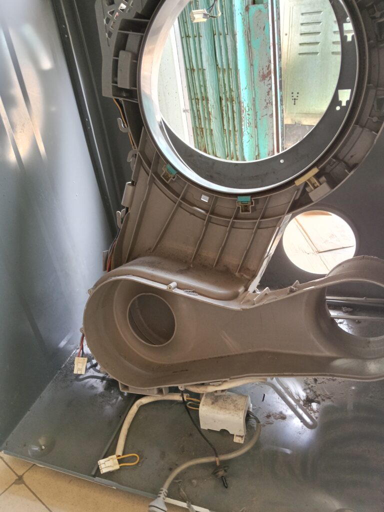 Sửa máy sấy quần áo electrlux