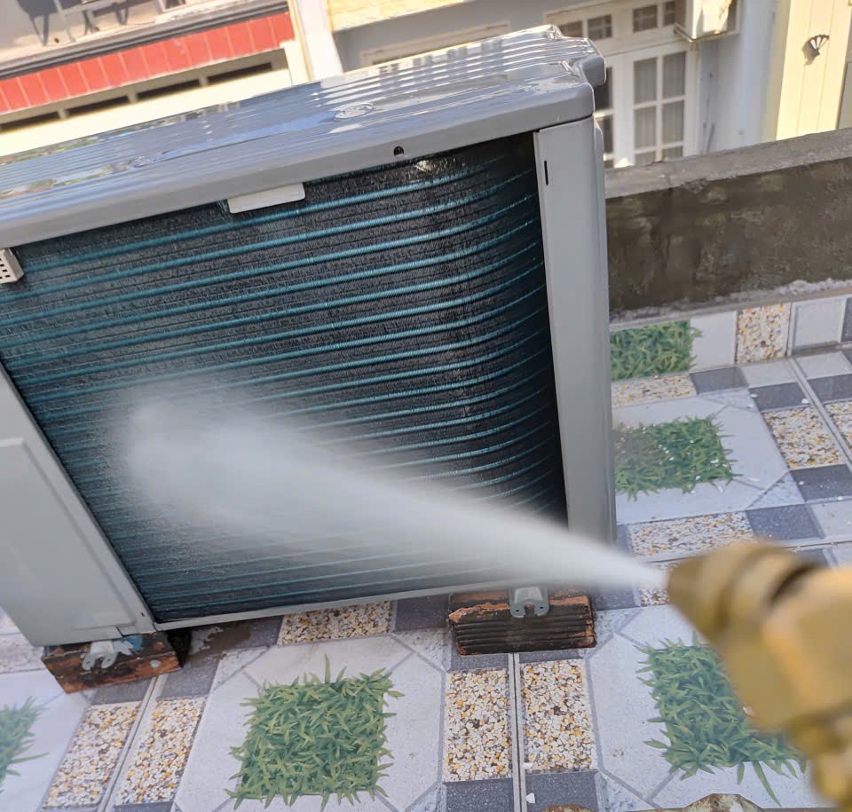 Vệ sinh dàn nóng máy lạnh